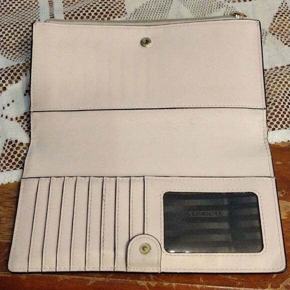 Victoria's secret wallet   - Picture 2 of 7